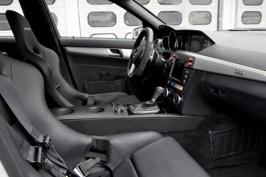  Mercedes-Benz C63 AMG Safety Car 2012 года  (фото 4 из 7)